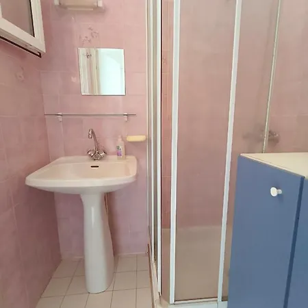 T2-vue Avec Piscine-4 Couchages *